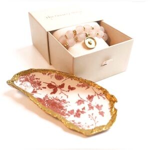 La Vie en Rose Bracelets with Heart Charm with Ring Dish